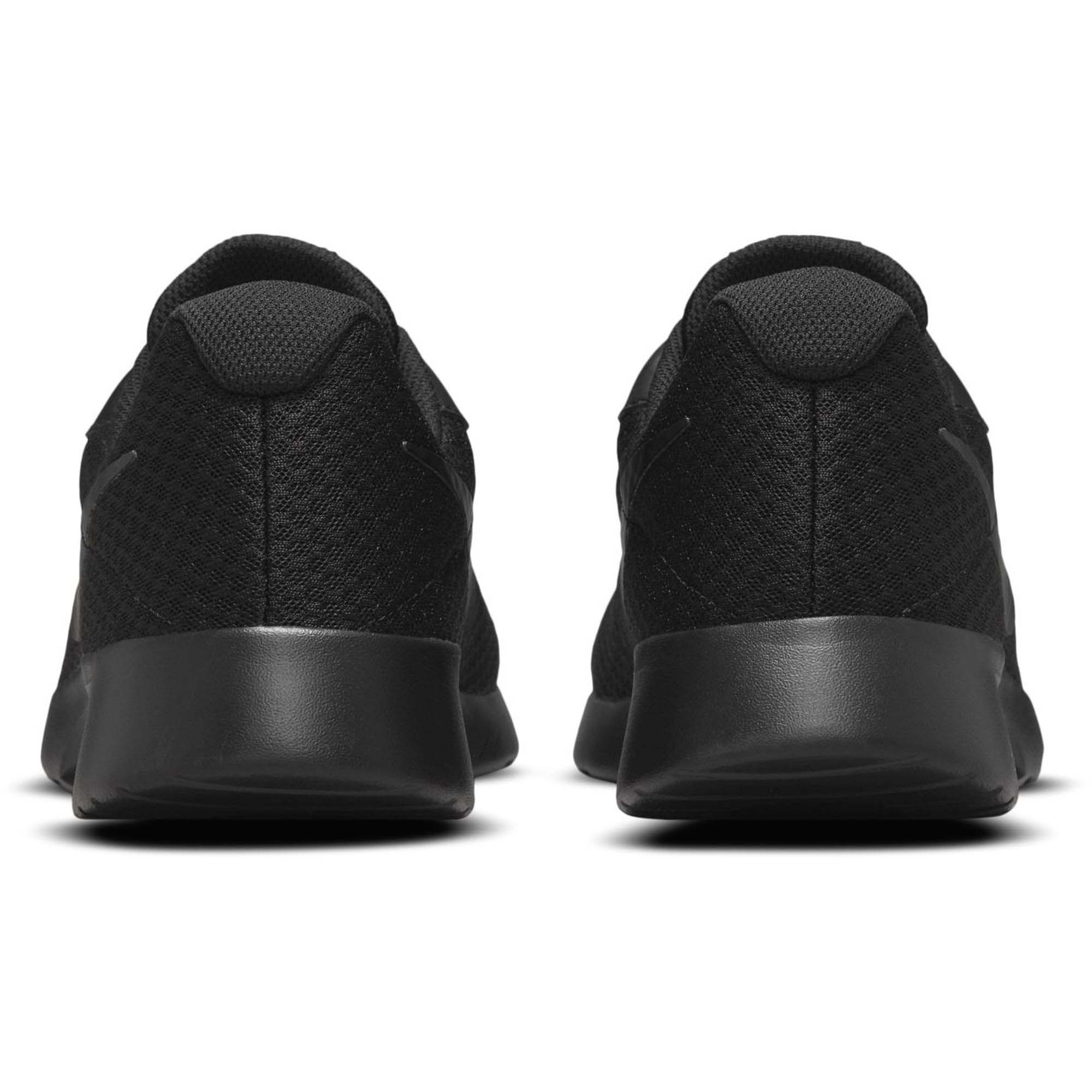Nike Tanjun