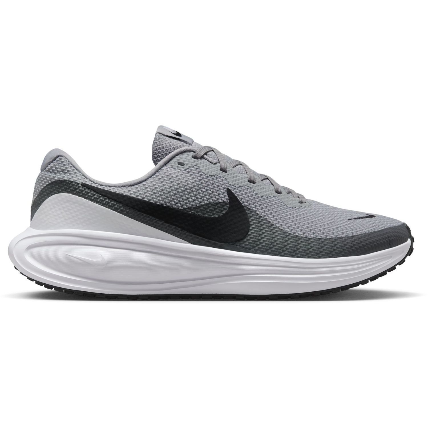 NIKE REVOLUTION 8