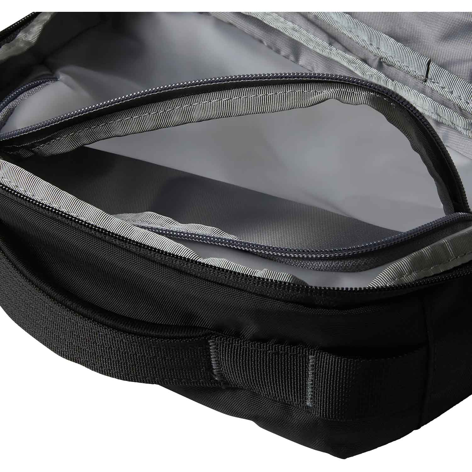 BASE CAMP VOYAGER TOILETRY KIT