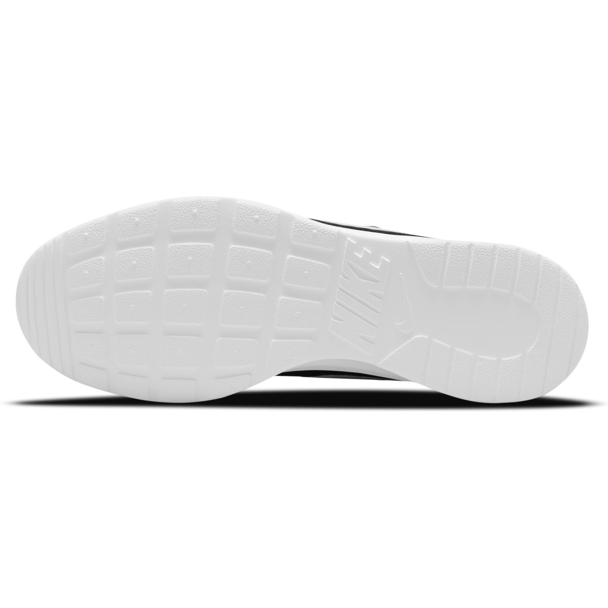 Nike Tanjun