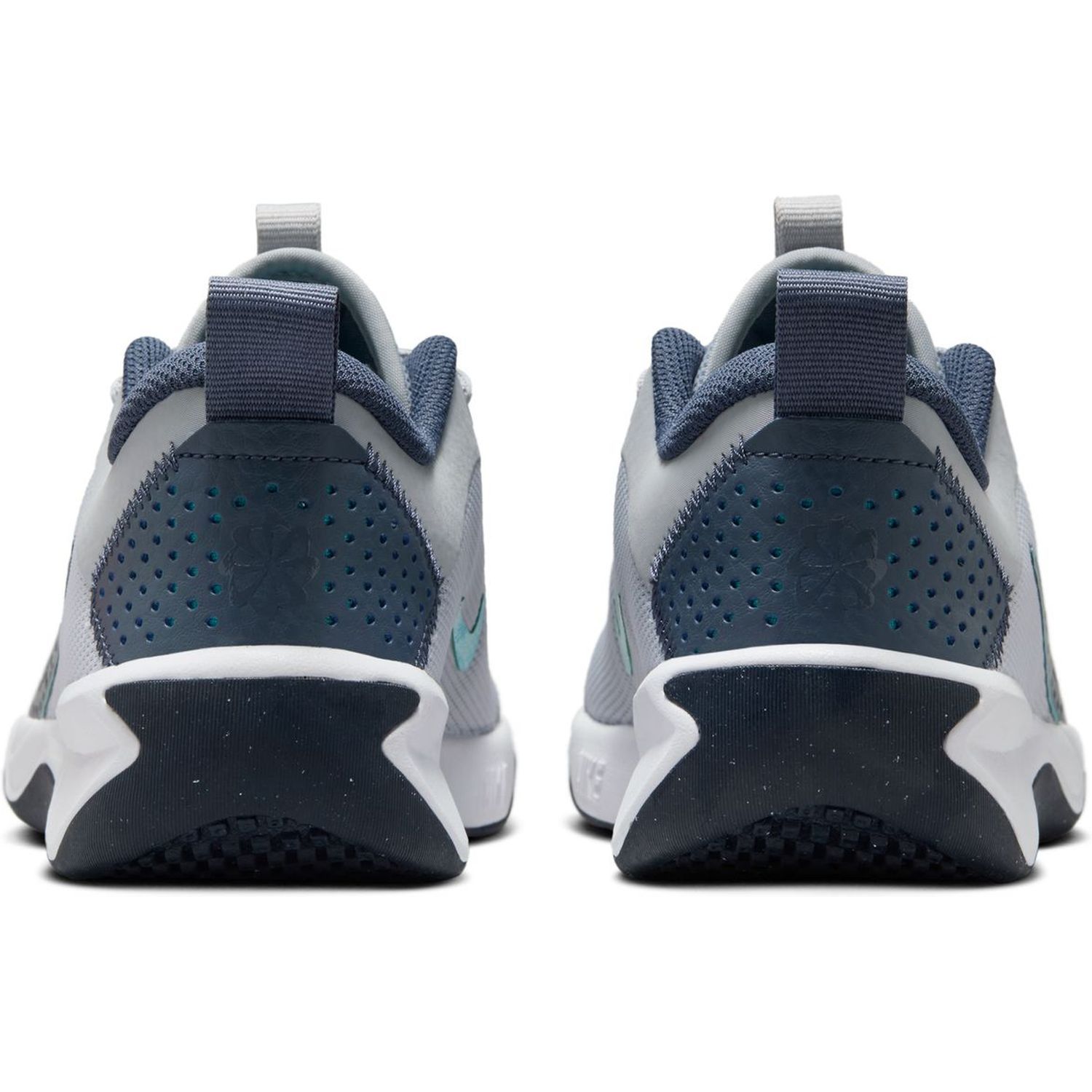 NIKE OMNI MULTI-COURT BIG KIDS\' ROA