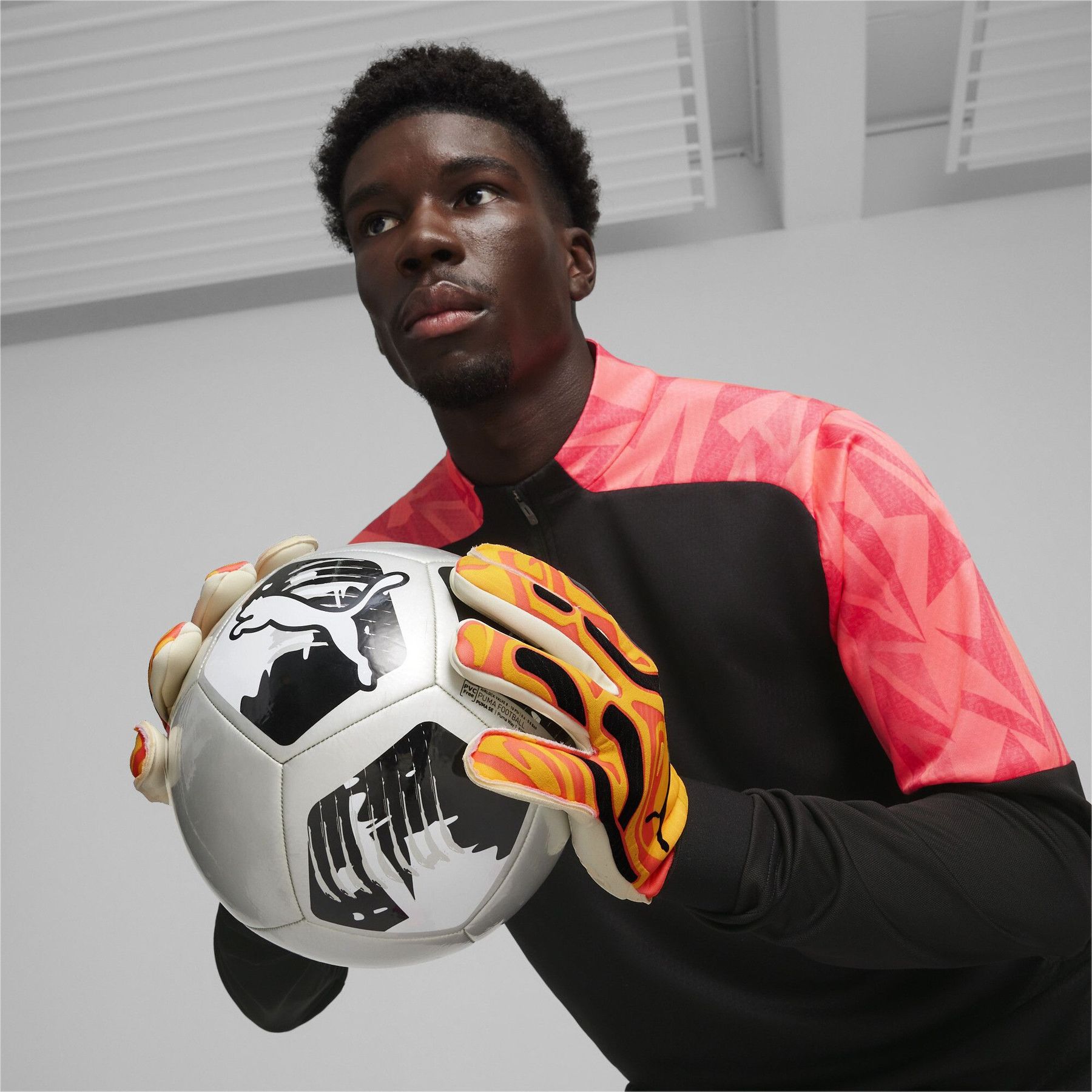 ULTRA Ultimate Hybrid Torwarthandschuhe